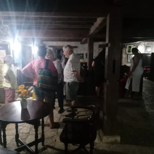 Tour de interacción de noche. Casa de la bruja interactivo