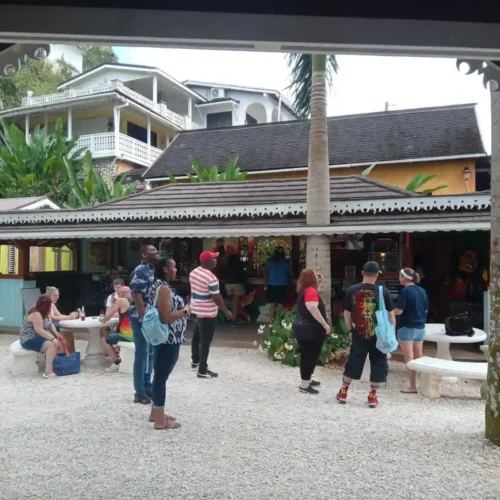 Mausoleo de Bob Marley y Dunns River falls